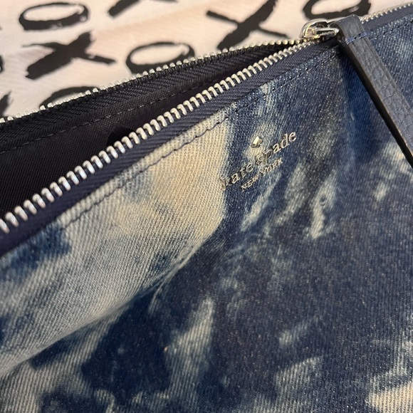 Kate Spade NWT - large zip pouch - denim tie dye Jackson blue WLRU6165 - tech - Picture 2 of 4